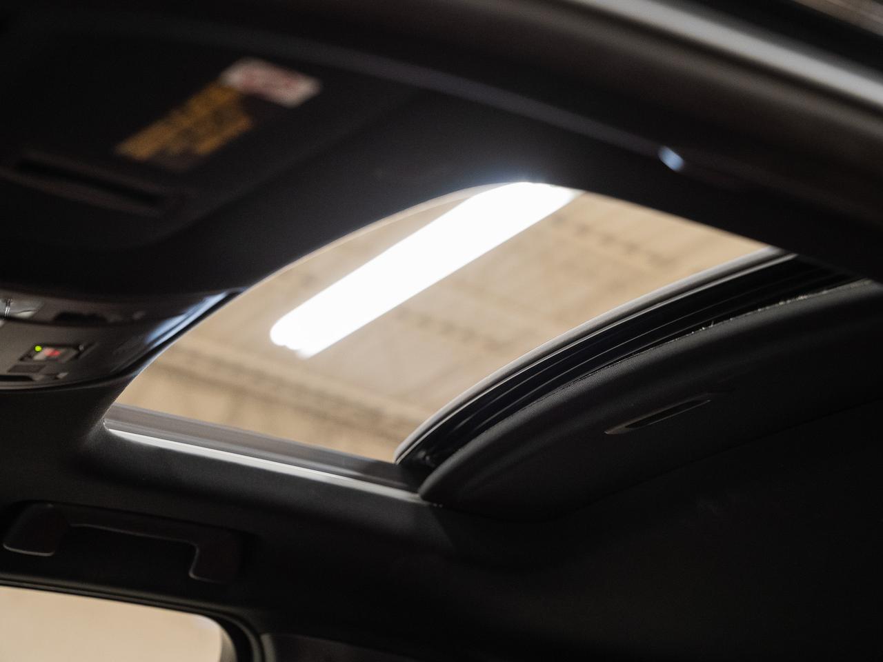 2020 Lexus UX 250 HYBRID  F-SPORT AWD | Sunroof | BSM | CarPlay Photo