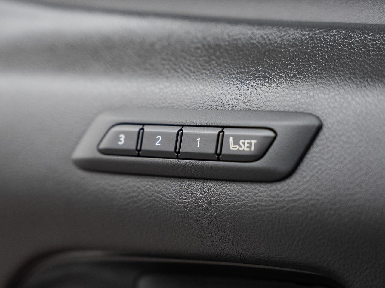 2020 Lexus UX 250 HYBRID  F-SPORT AWD | Sunroof | BSM | CarPlay Photo