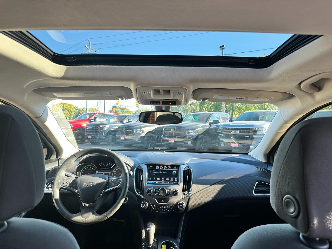 2018 Chevrolet Cruze LT Heated Cloth Sunroof BOSE XM BackupCam RemStart Photo