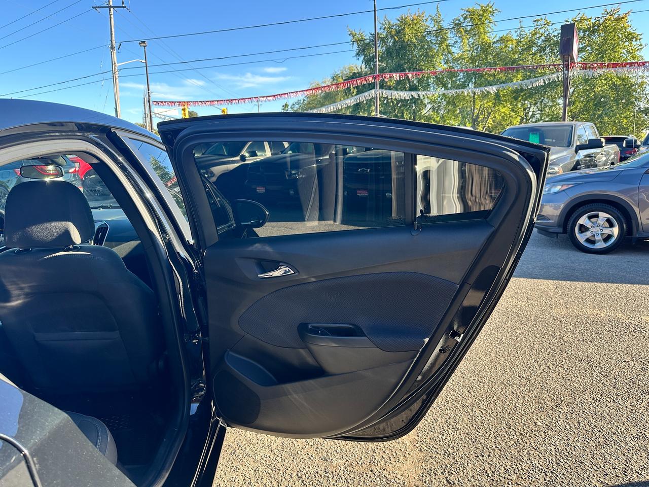 2018 Chevrolet Cruze LT Heated Cloth Sunroof BOSE XM BackupCam RemStart Photo
