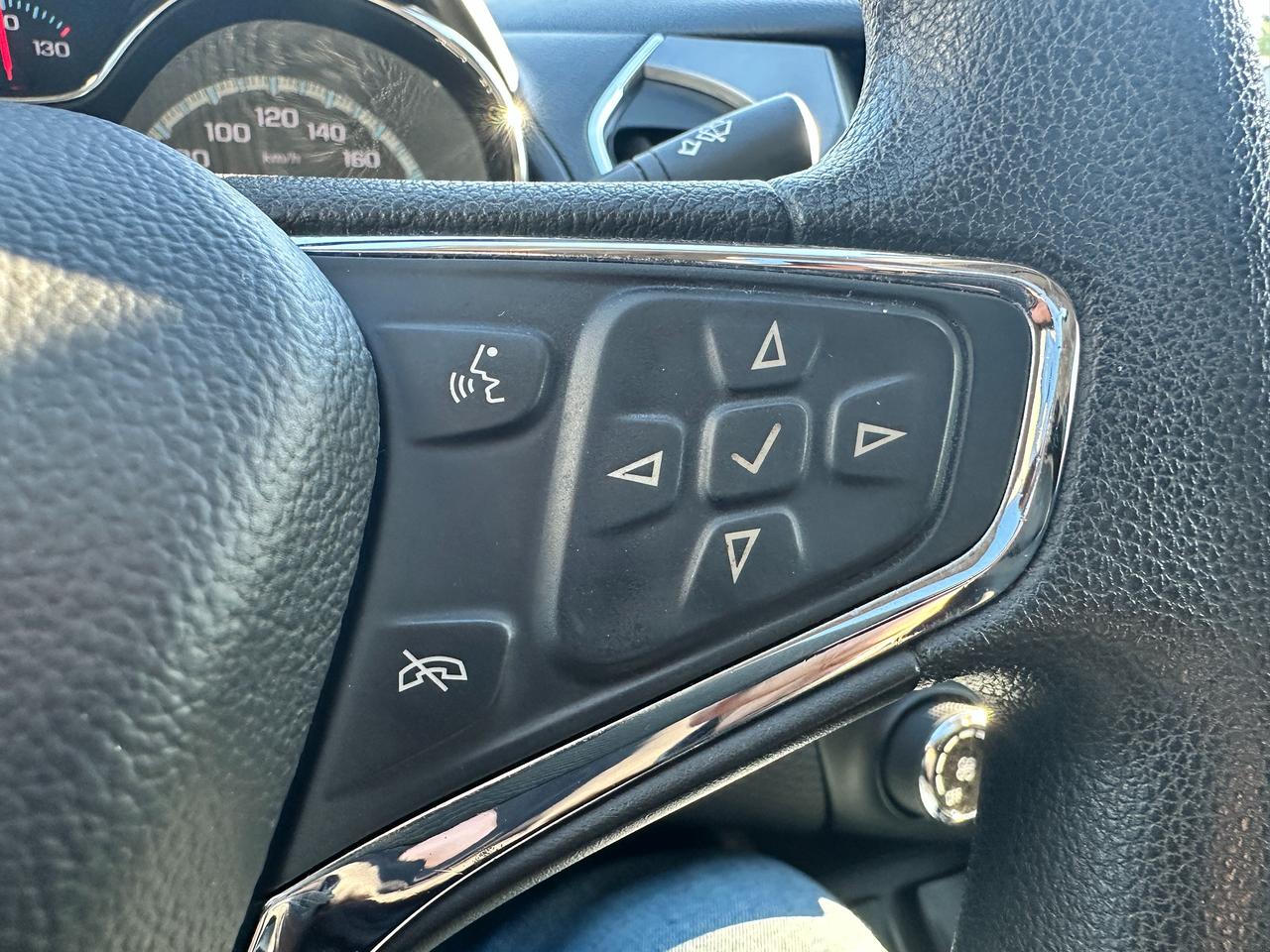 2018 Chevrolet Cruze LT Heated Cloth Sunroof BOSE XM BackupCam RemStart Photo