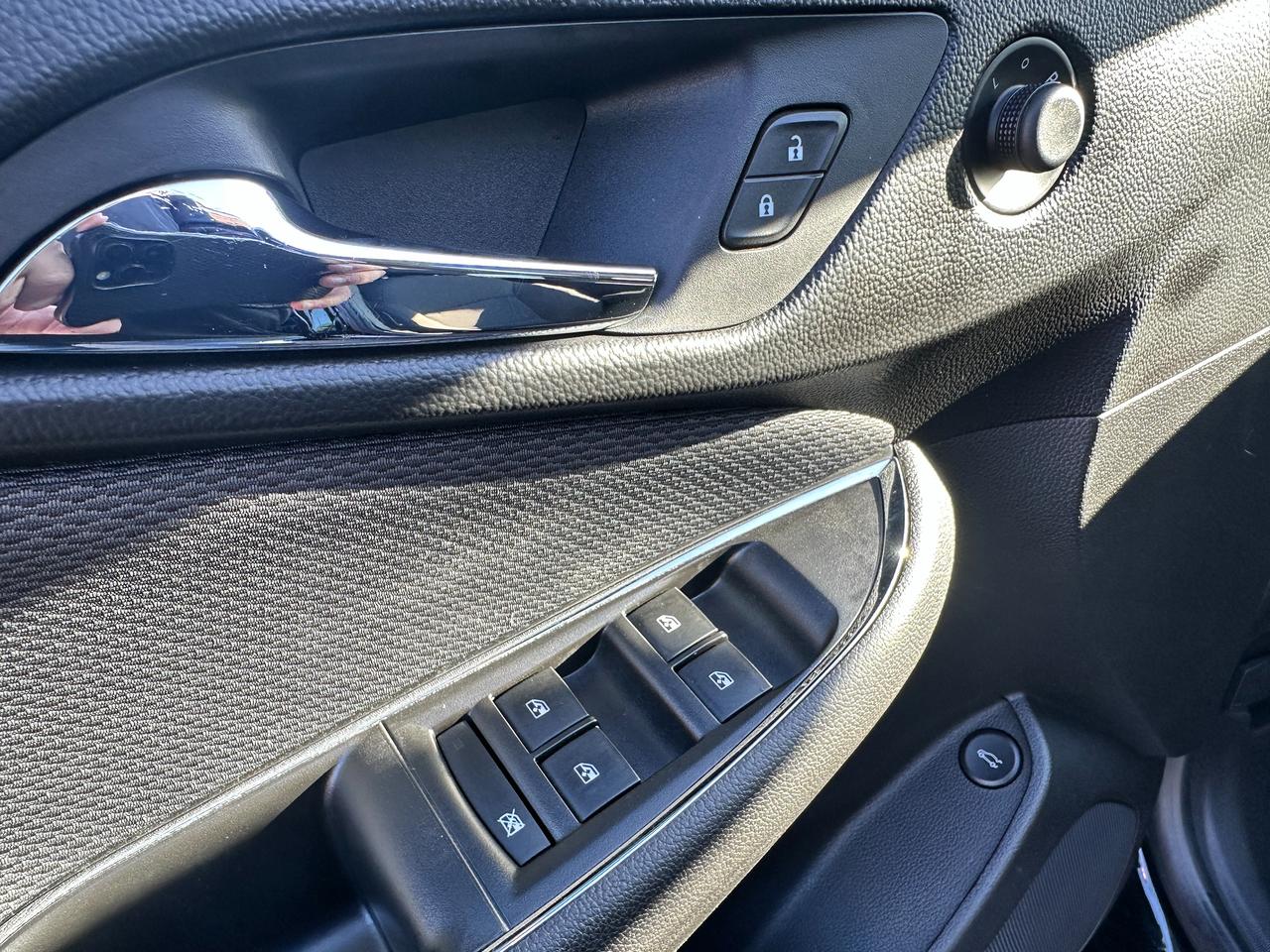2018 Chevrolet Cruze LT Heated Cloth Sunroof BOSE XM BackupCam RemStart Photo