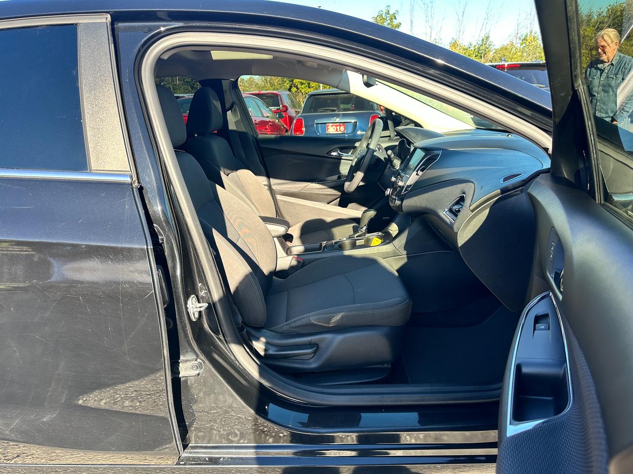 2018 Chevrolet Cruze LT Heated Cloth Sunroof BOSE XM BackupCam RemStart Photo
