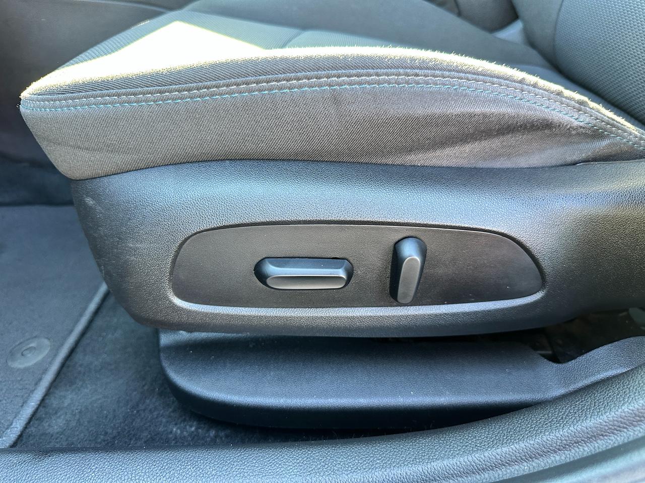 2018 Chevrolet Cruze LT Heated Cloth Sunroof BOSE XM BackupCam RemStart Photo