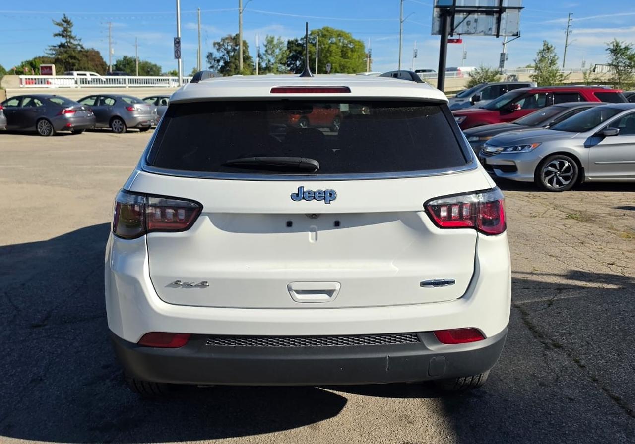 2024 Jeep Compass NORTH / 4X4 / HTD SEATS / PWR TAILGATE / NAV Photo2