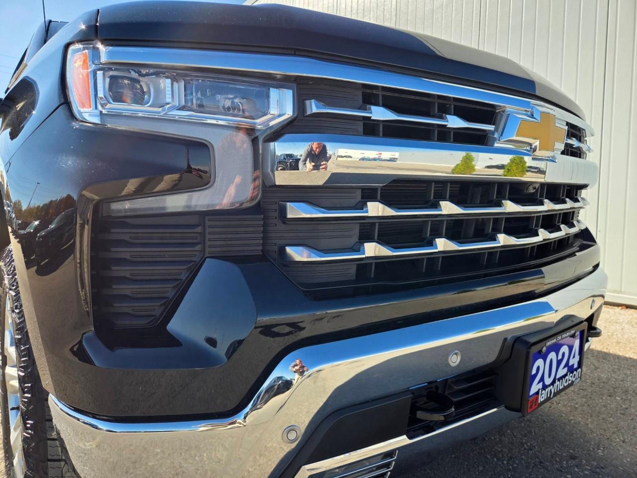 2024 Chevrolet Silverado 1500 Crew Cab Short Box 4-Wheel Drive LTZ Photo1