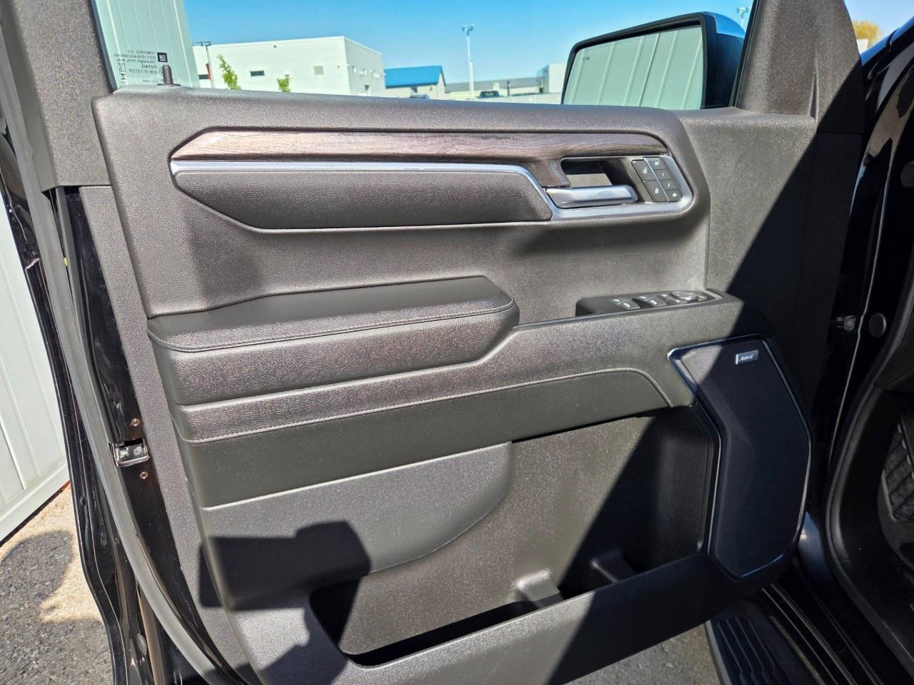2024 Chevrolet Silverado 1500 Crew Cab Short Box 4-Wheel Drive LTZ Photo