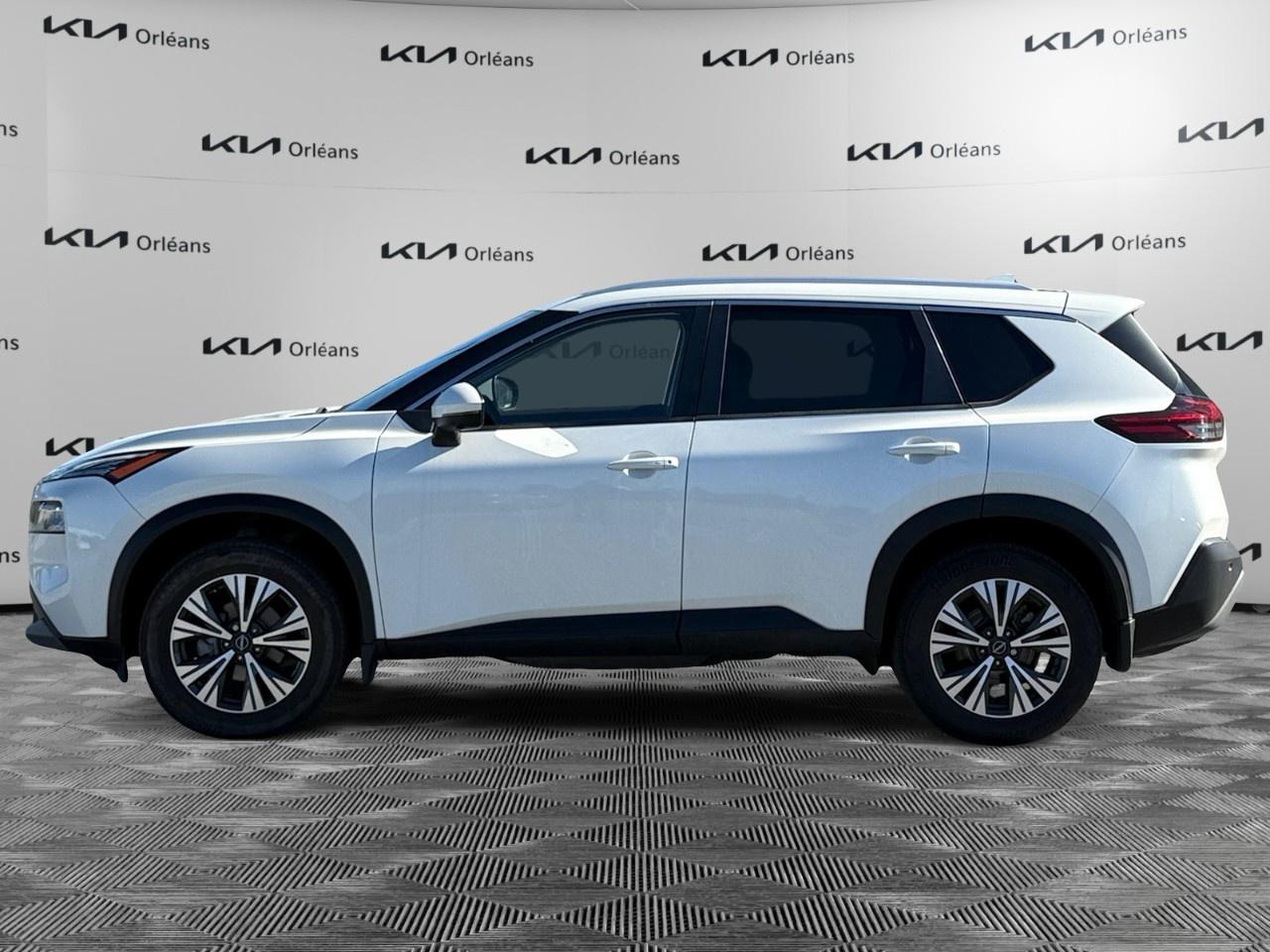 2023 Nissan Rogue AWD SV Moonroof Photo5