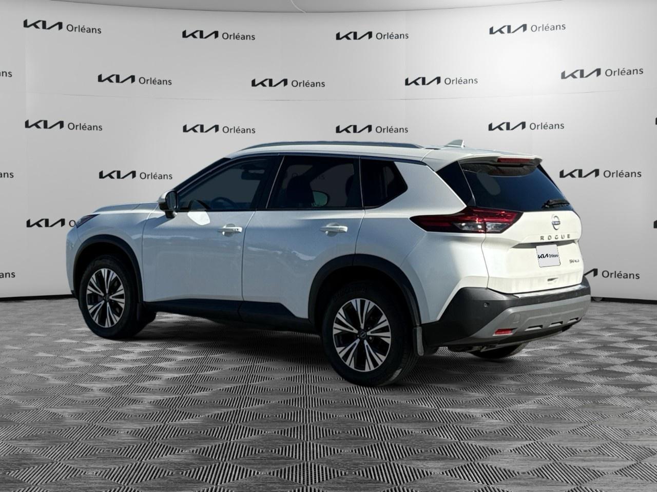 2023 Nissan Rogue AWD SV Moonroof Photo