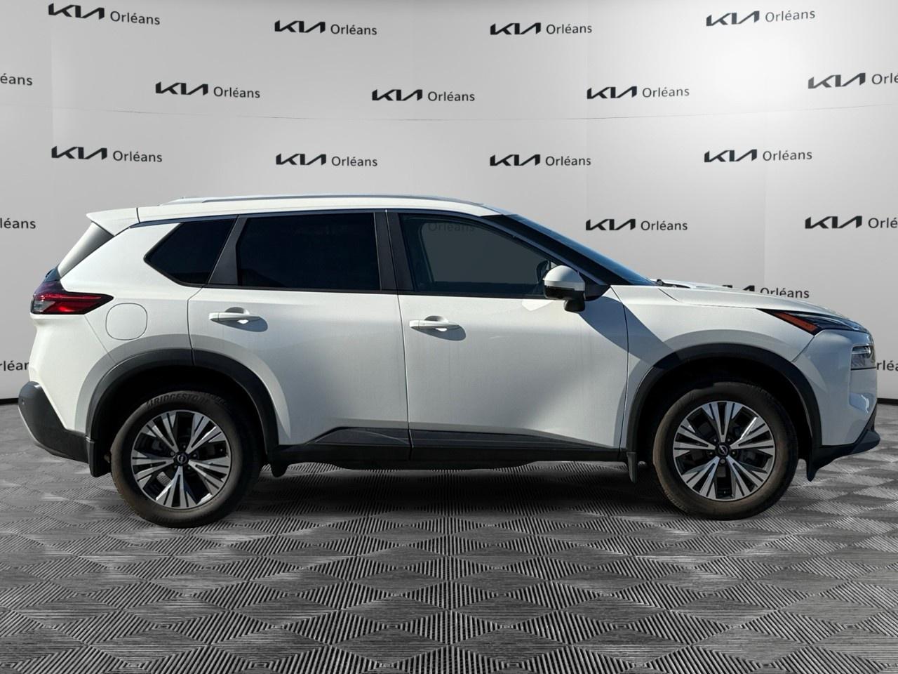 2023 Nissan Rogue AWD SV Moonroof Photo