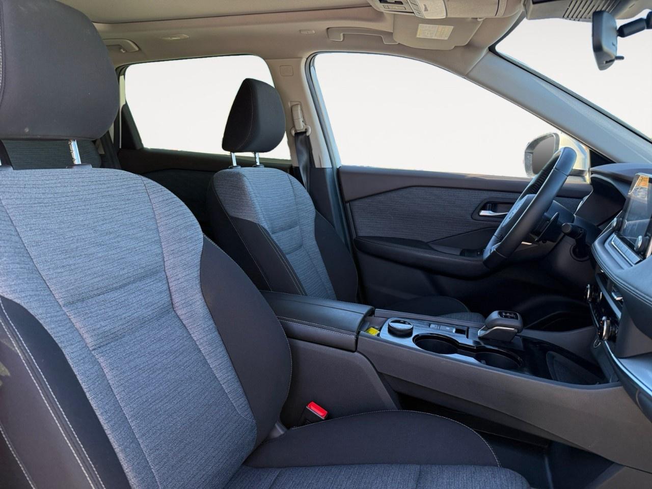 2023 Nissan Rogue AWD SV Moonroof Photo
