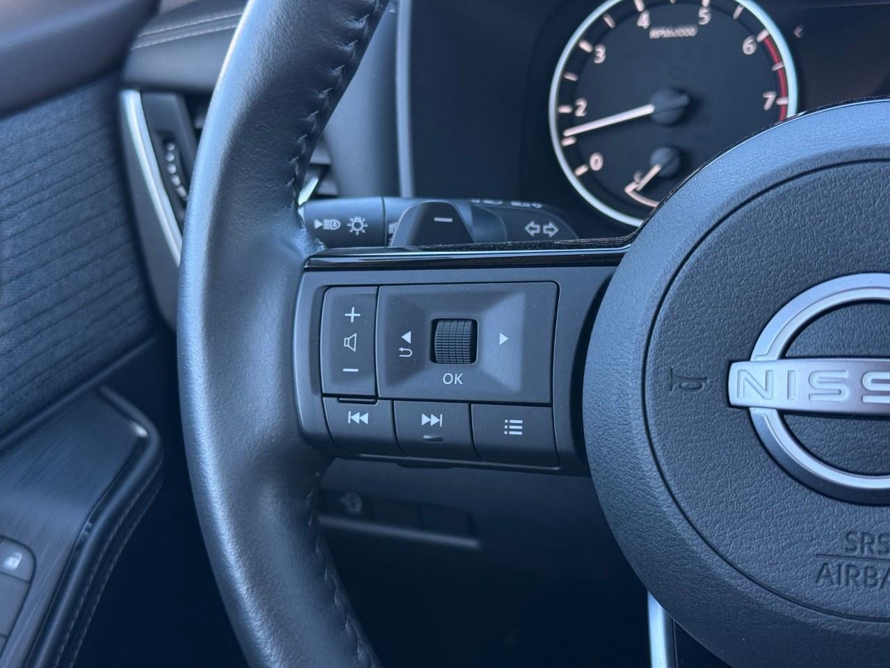 2023 Nissan Rogue AWD SV Moonroof Photo