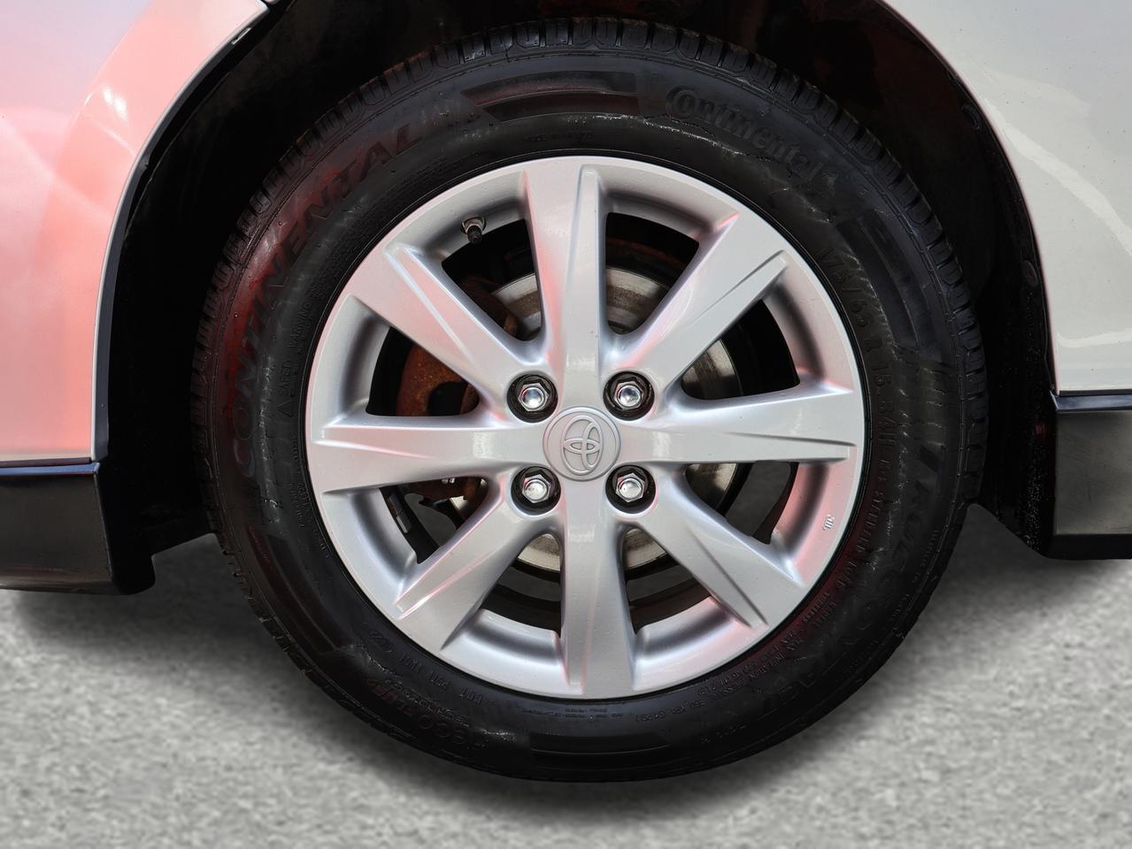 2017 Toyota Prius c HYBRID CERTIFIED CAMERA BLUETOOTH CRUISE ALLOYS Photo