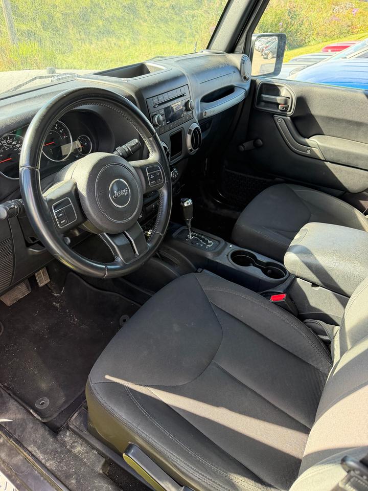 2016 Jeep Wrangler SPORT Photo4