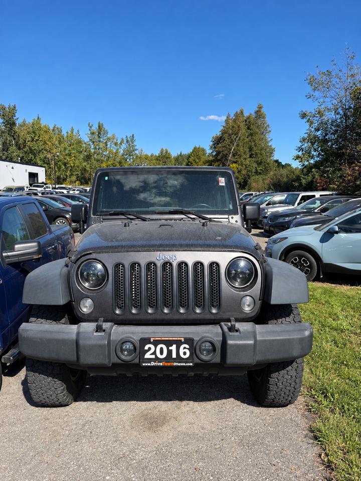 2016 Jeep Wrangler SPORT Photo3