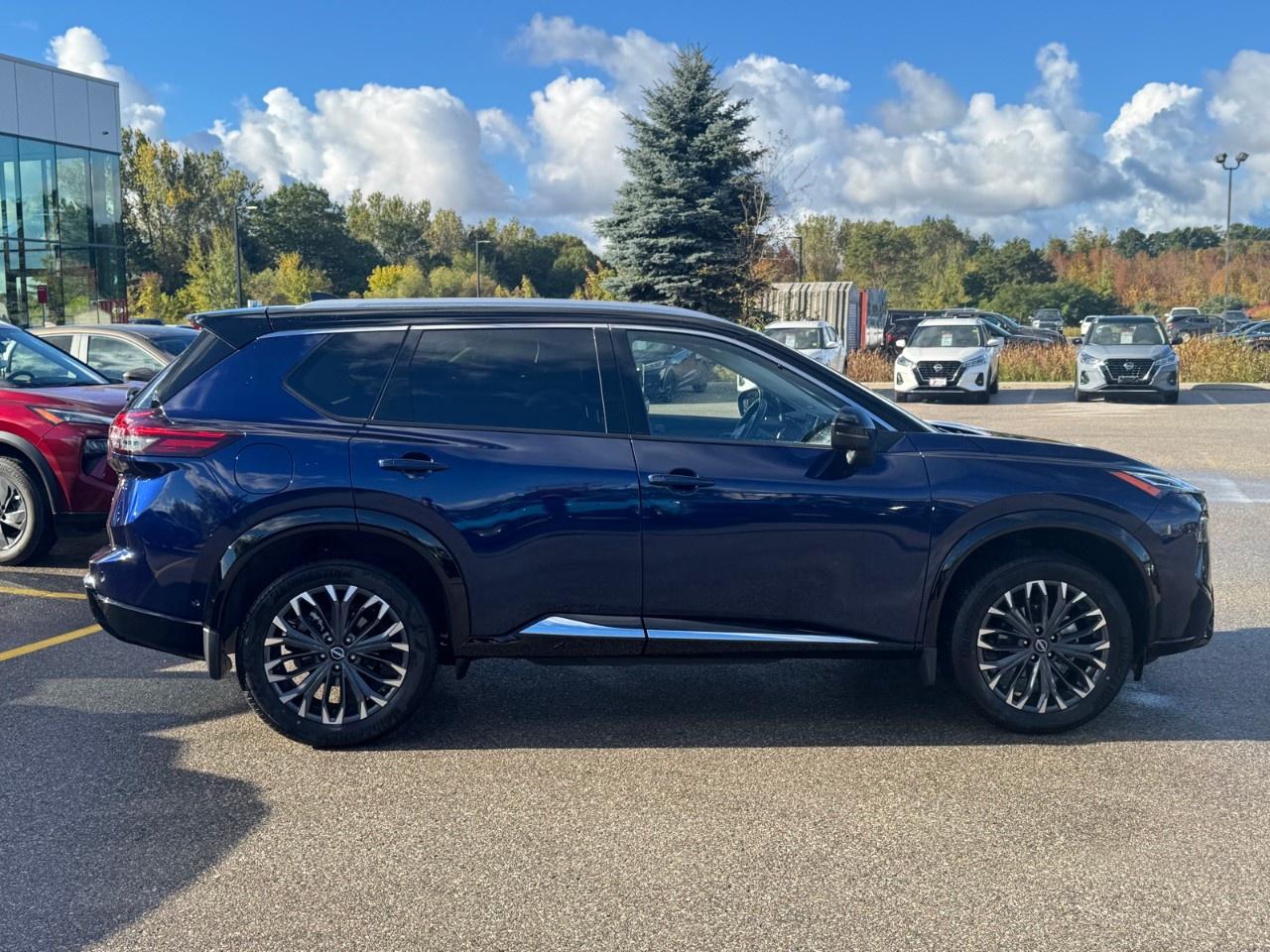 2024 Nissan Rogue AWD Platinum Photo