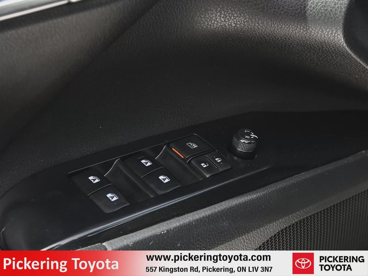 2018 Toyota Camry SE Photo