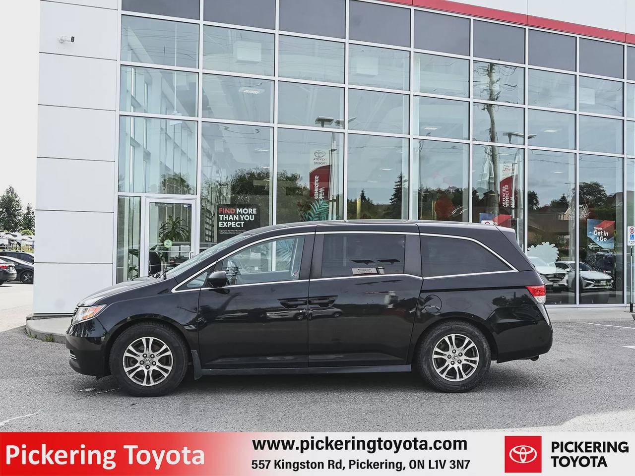 2015 Honda Odyssey SE Photo4