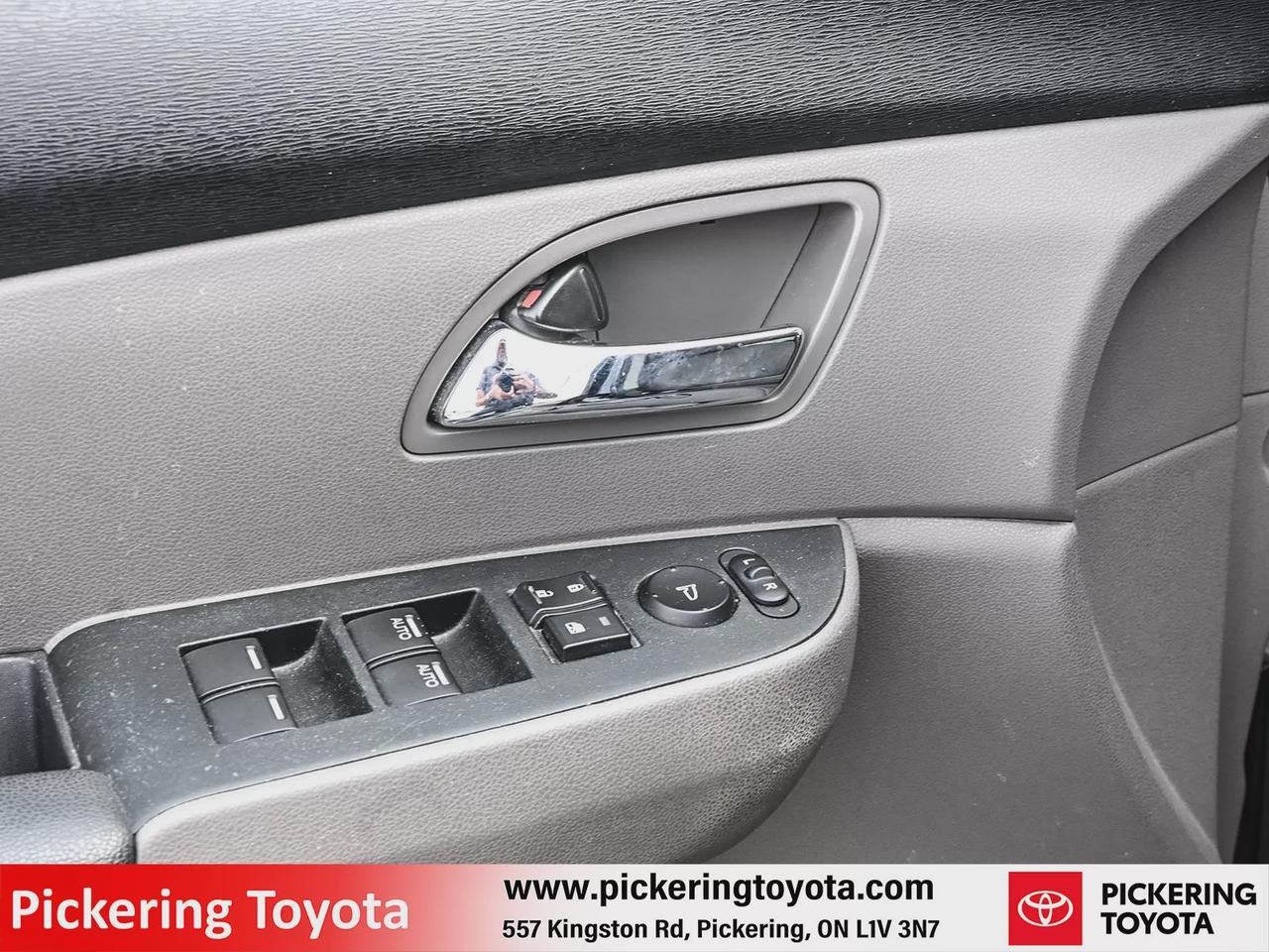 2015 Honda Odyssey SE Photo