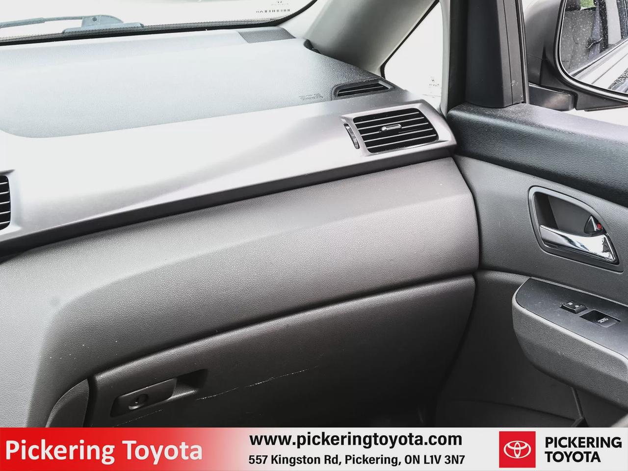 2015 Honda Odyssey SE Photo