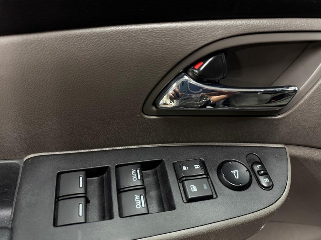 2017 Honda Odyssey 4dr Wgn LX Photo