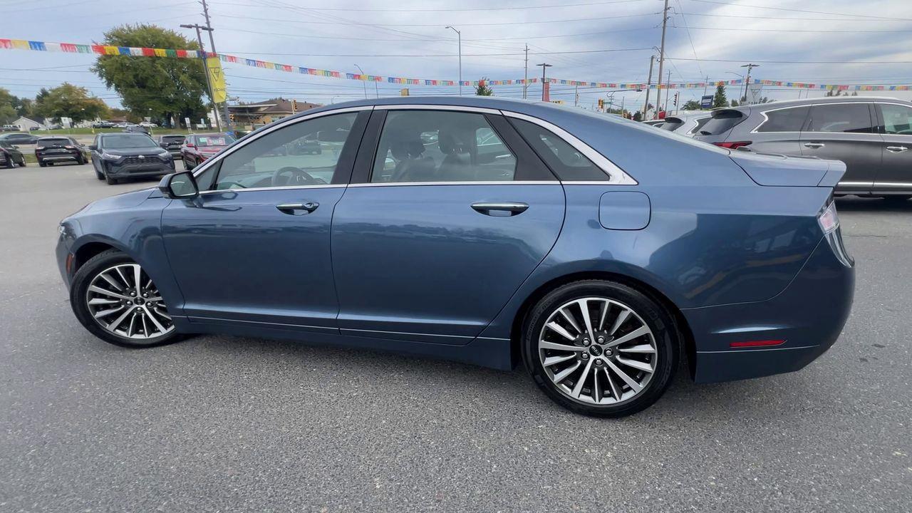 2018 Lincoln MKZ Select AWD, HEATED FRONT SEATS/ STEERING WHEEL, NAV, CRUISE CONTROL, BACK UP CAM!! Photo