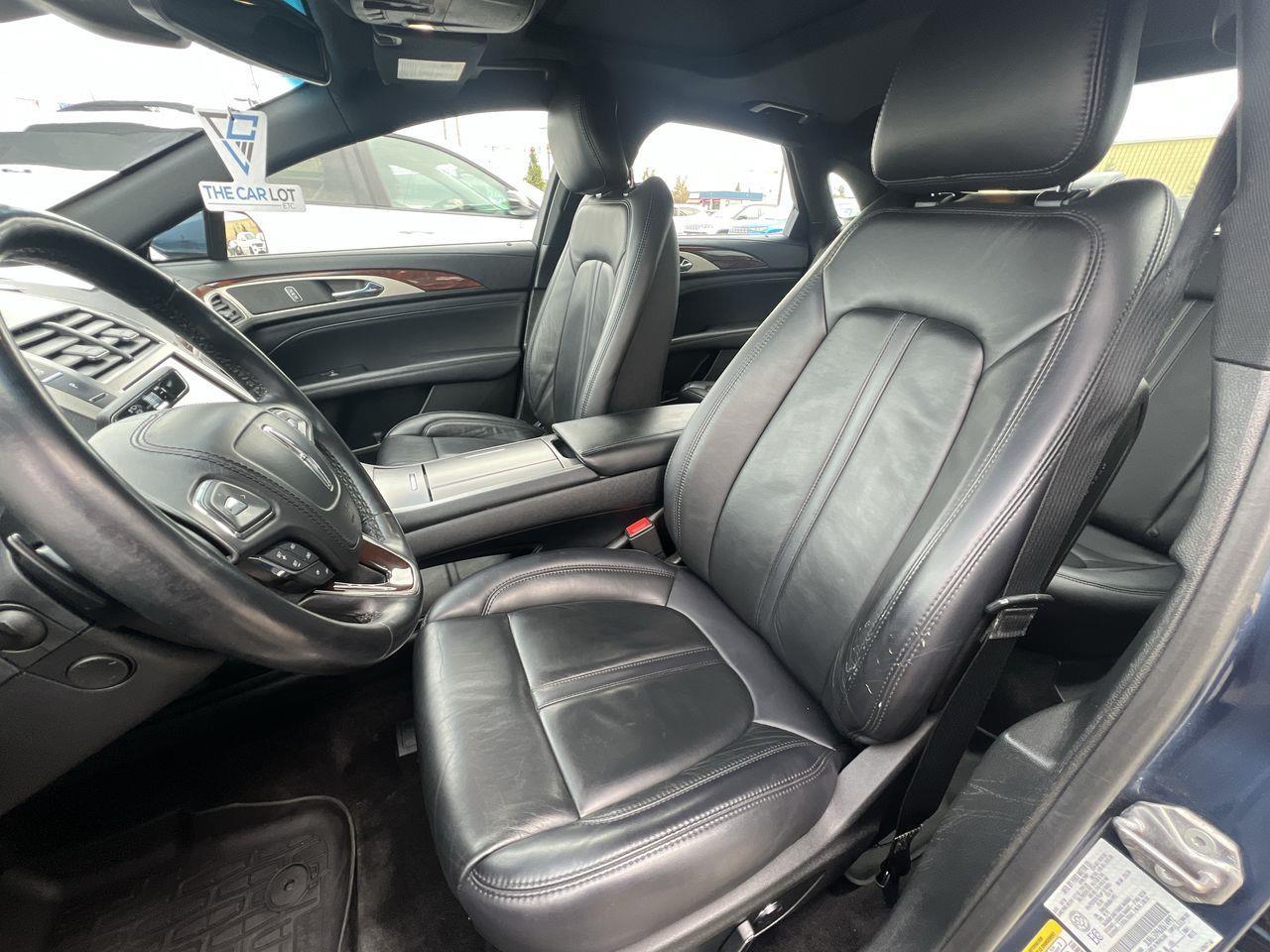 2018 Lincoln MKZ Select AWD, HEATED FRONT SEATS/ STEERING WHEEL, NAV, CRUISE CONTROL, BACK UP CAM!! Photo
