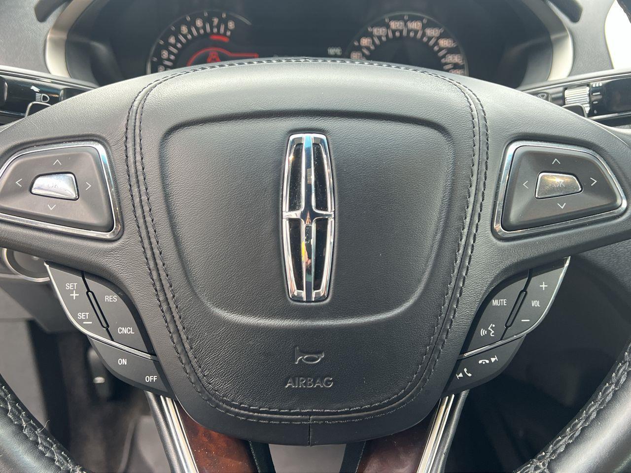 2018 Lincoln MKZ Select AWD, HEATED FRONT SEATS/ STEERING WHEEL, NAV, CRUISE CONTROL, BACK UP CAM!! Photo