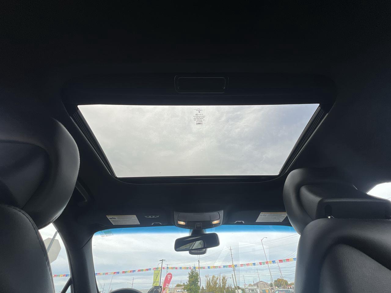 2018 Lincoln MKZ Select AWD, HEATED FRONT SEATS/ STEERING WHEEL, NAV, CRUISE CONTROL, BACK UP CAM!! Photo