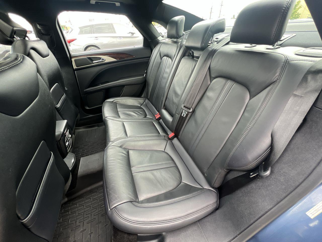 2018 Lincoln MKZ Select AWD, HEATED FRONT SEATS/ STEERING WHEEL, NAV, CRUISE CONTROL, BACK UP CAM!! Photo