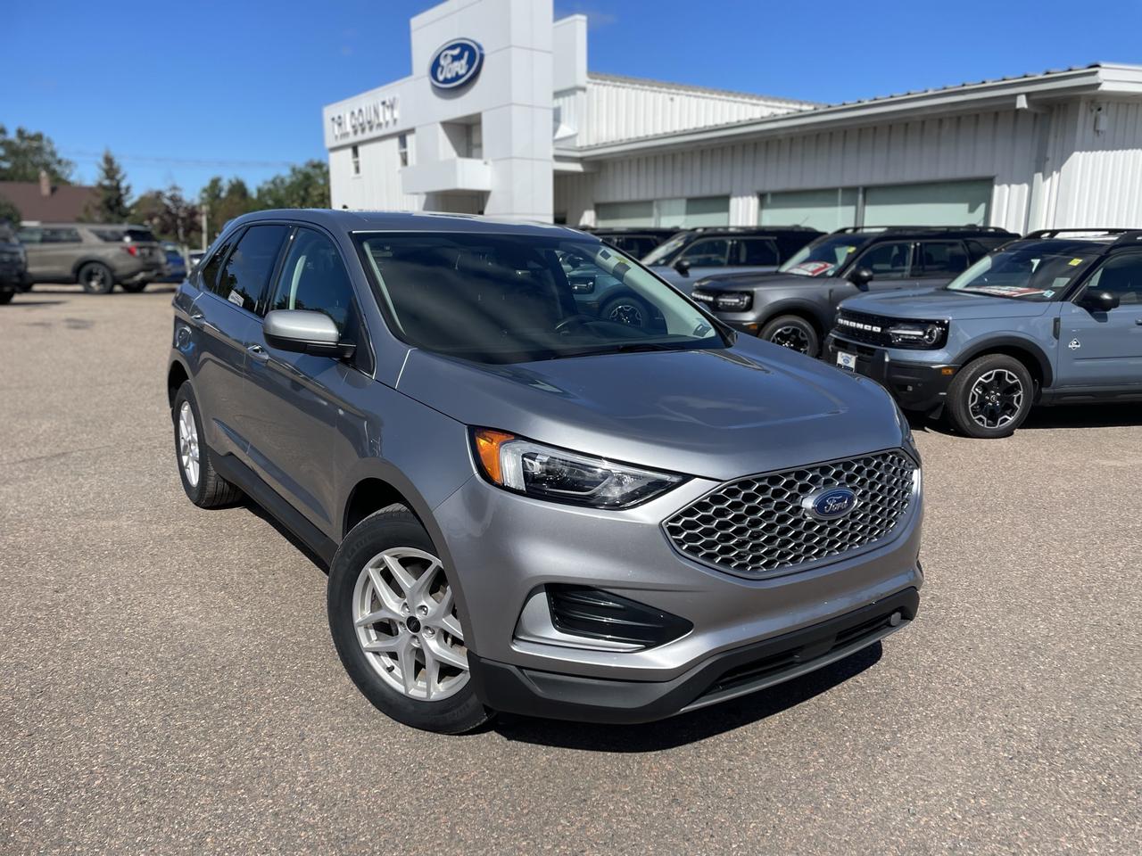 2023 Ford Edge SEL Photo0