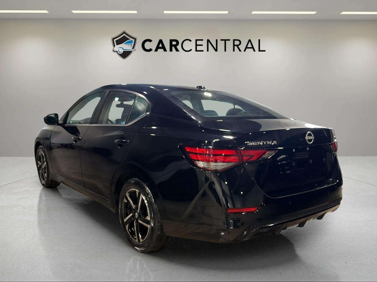 2024 Nissan Sentra SV| CLEAN CARFAX| HTD SEAT| BLIND SPOT| CARPLAY Photo
