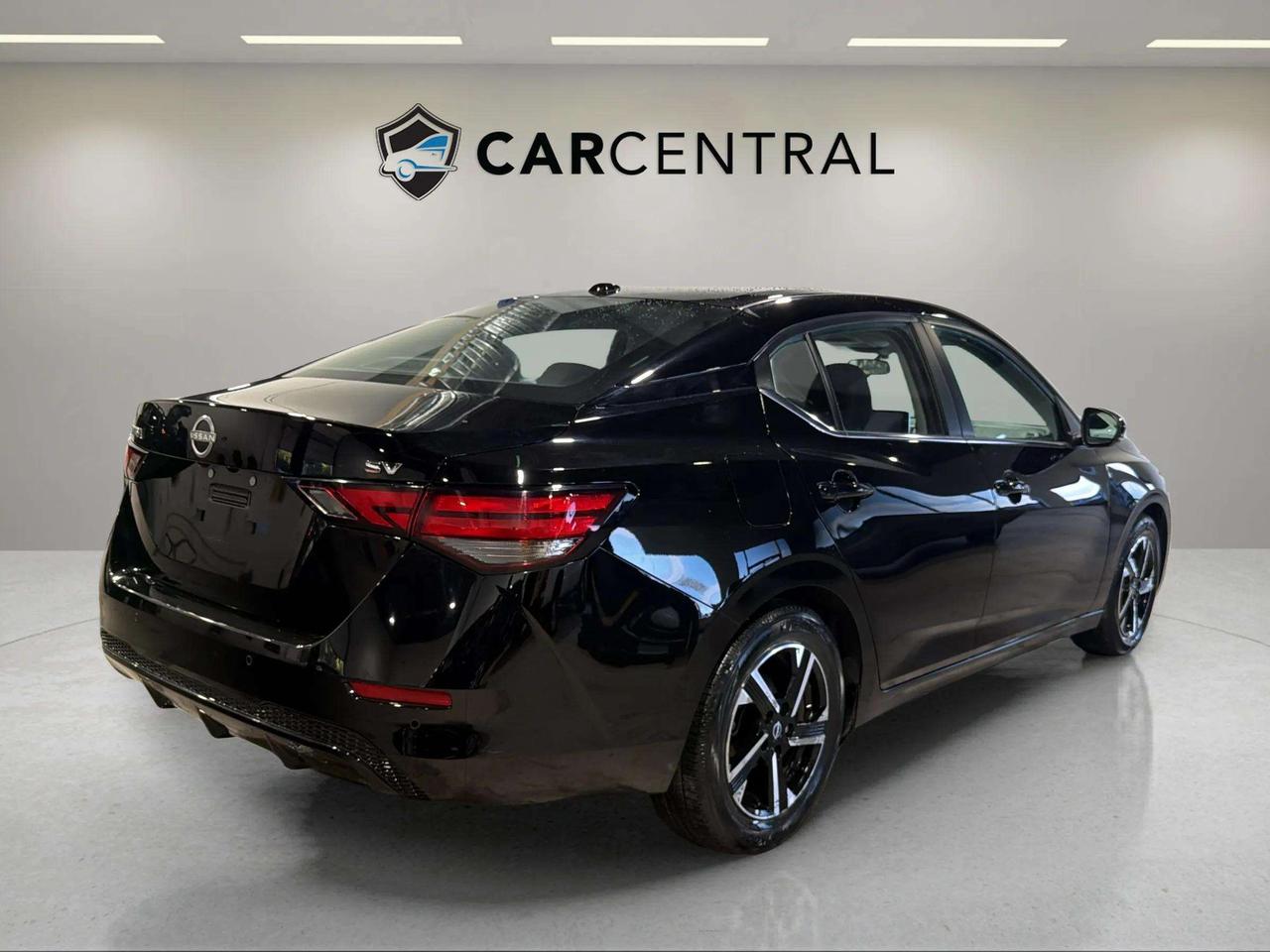 2024 Nissan Sentra SV| CLEAN CARFAX| HTD SEAT| BLIND SPOT| CARPLAY Photo