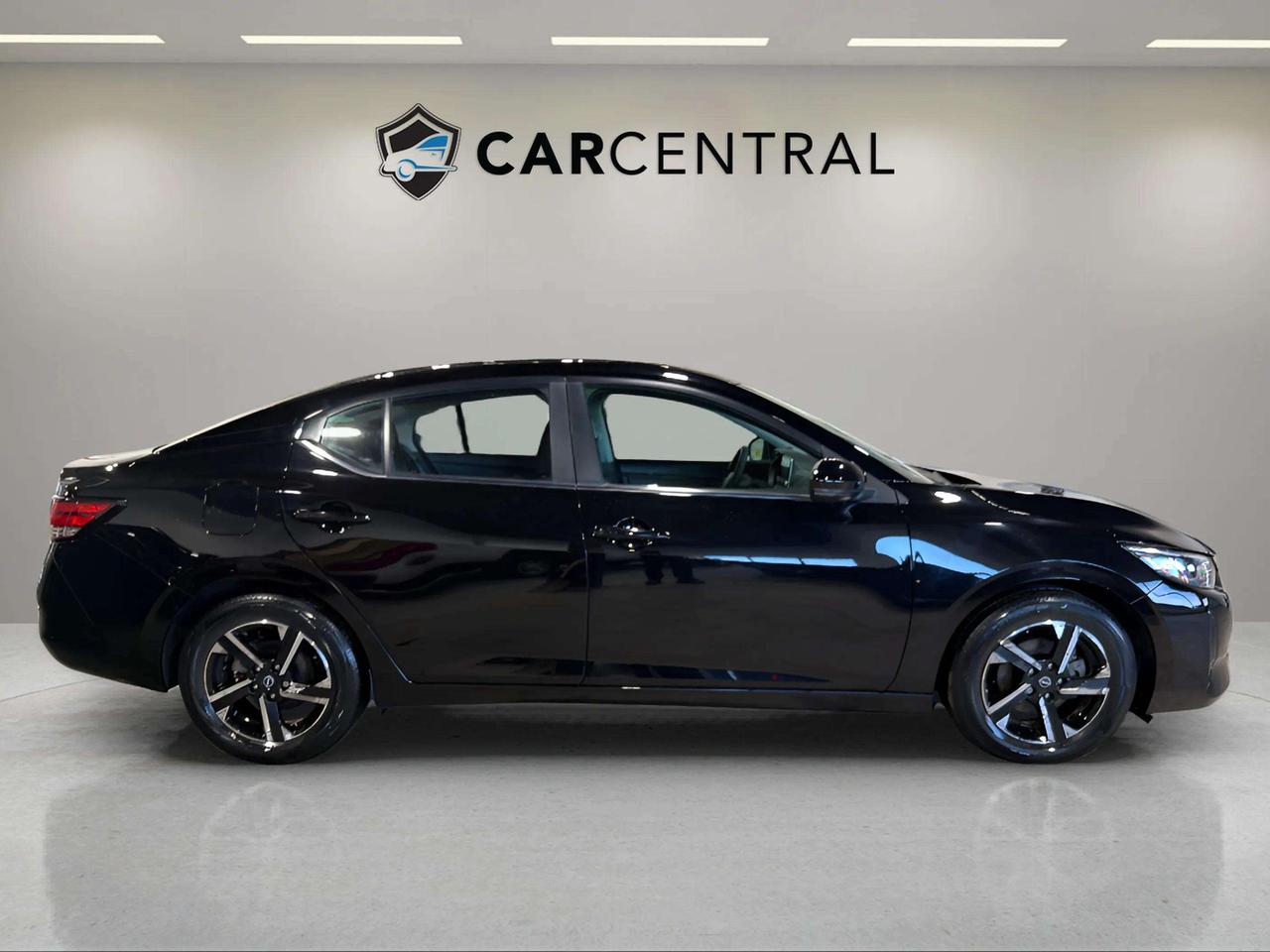 2024 Nissan Sentra SV| CLEAN CARFAX| HTD SEAT| BLIND SPOT| CARPLAY Photo