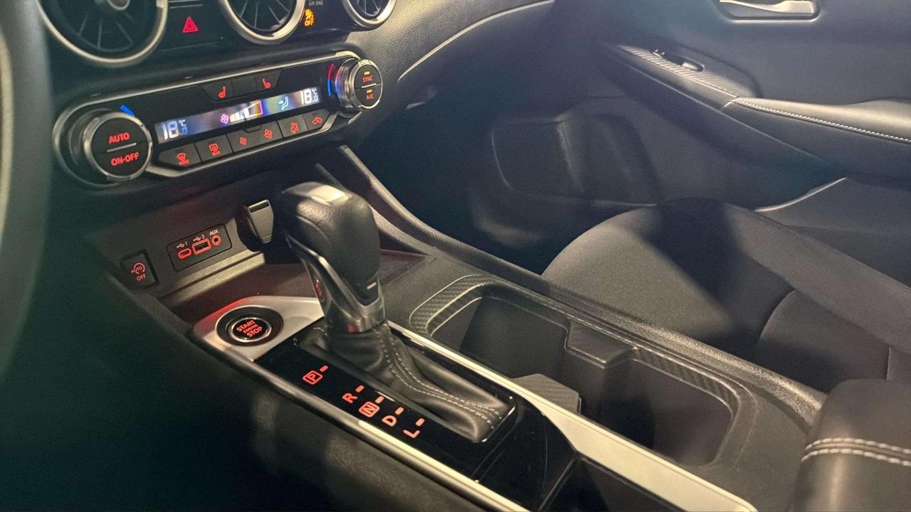 2024 Nissan Sentra SV| CLEAN CARFAX| HTD SEAT| BLIND SPOT| CARPLAY Photo