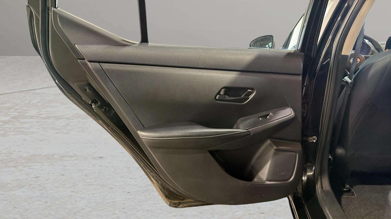 2024 Nissan Sentra SV| CLEAN CARFAX| HTD SEAT| BLIND SPOT| CARPLAY Photo