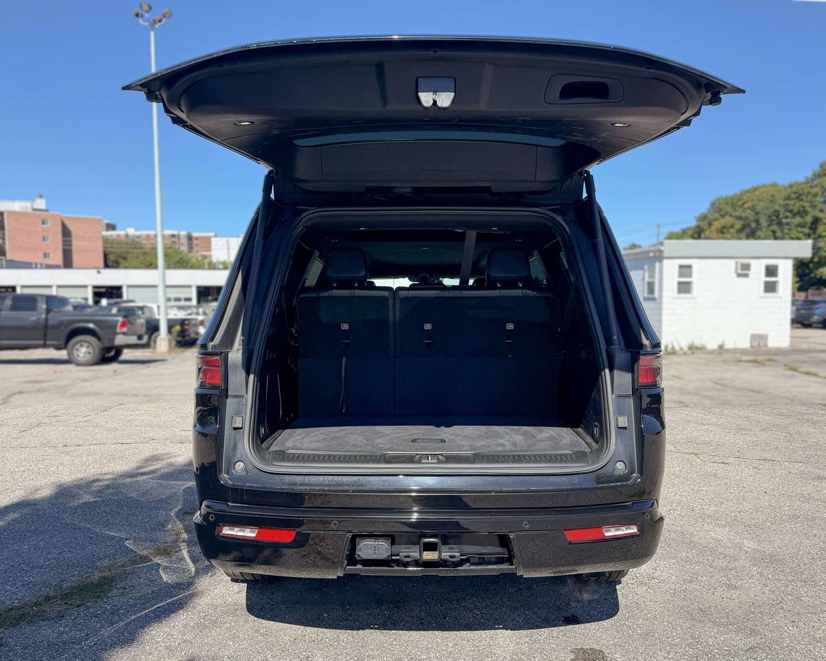 2024 Jeep Wagoneer Series II Carbide | NAVIGATION | REMOTE START | Photo