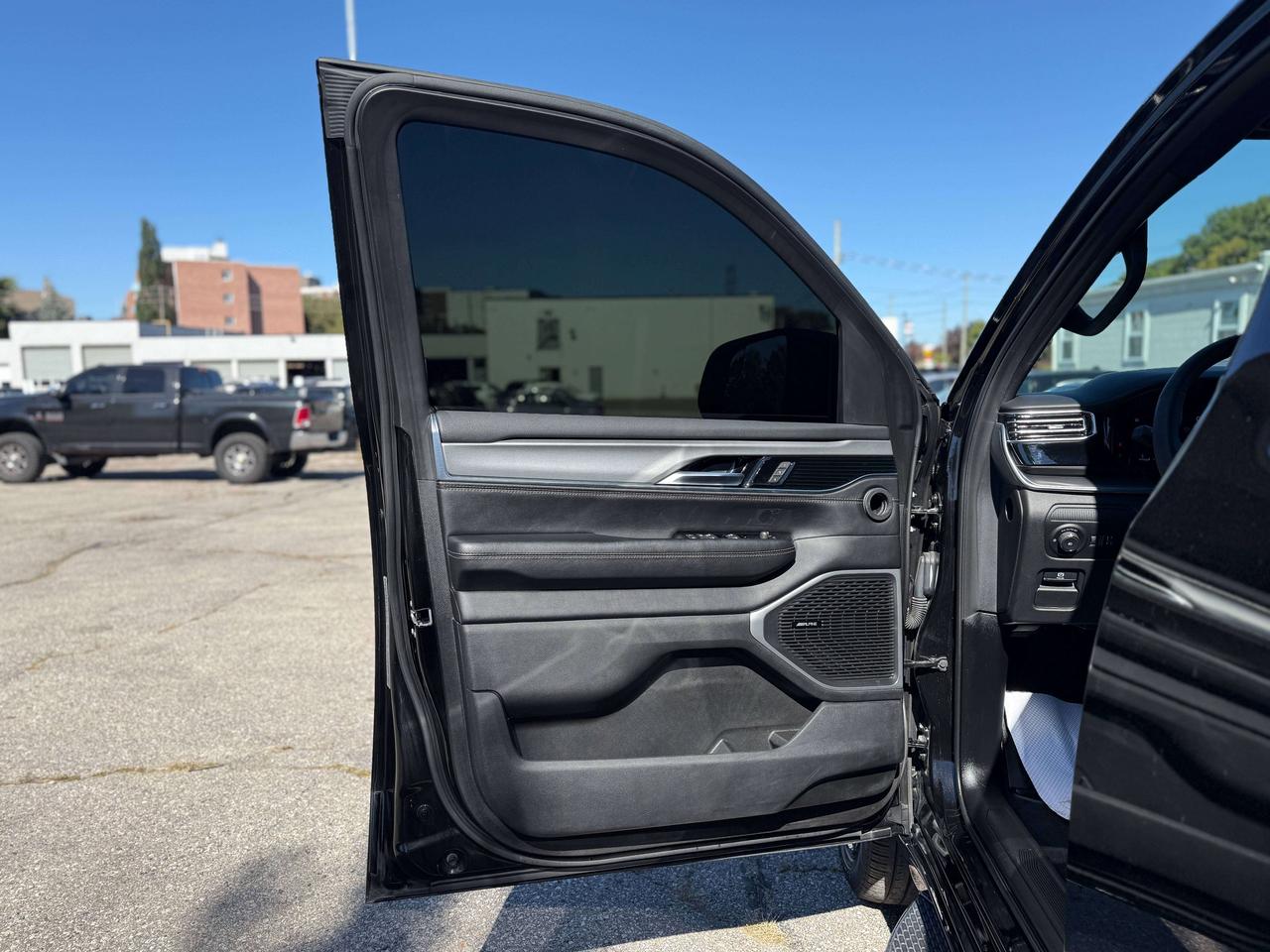 2024 Jeep Wagoneer Series II Carbide | NAVIGATION | REMOTE START | Photo