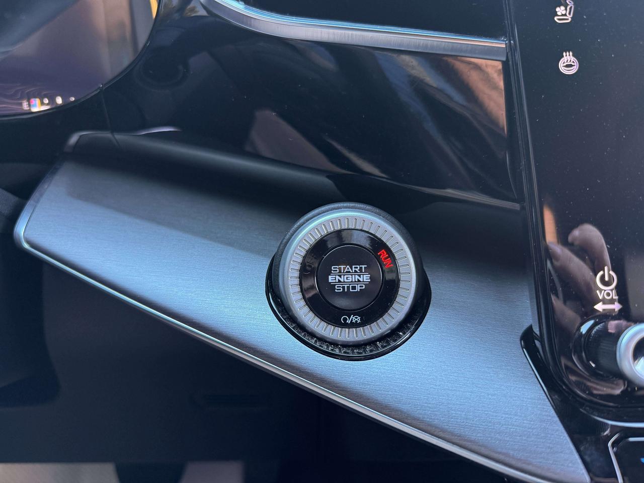 2024 Jeep Wagoneer Series II Carbide | NAVIGATION | REMOTE START | Photo
