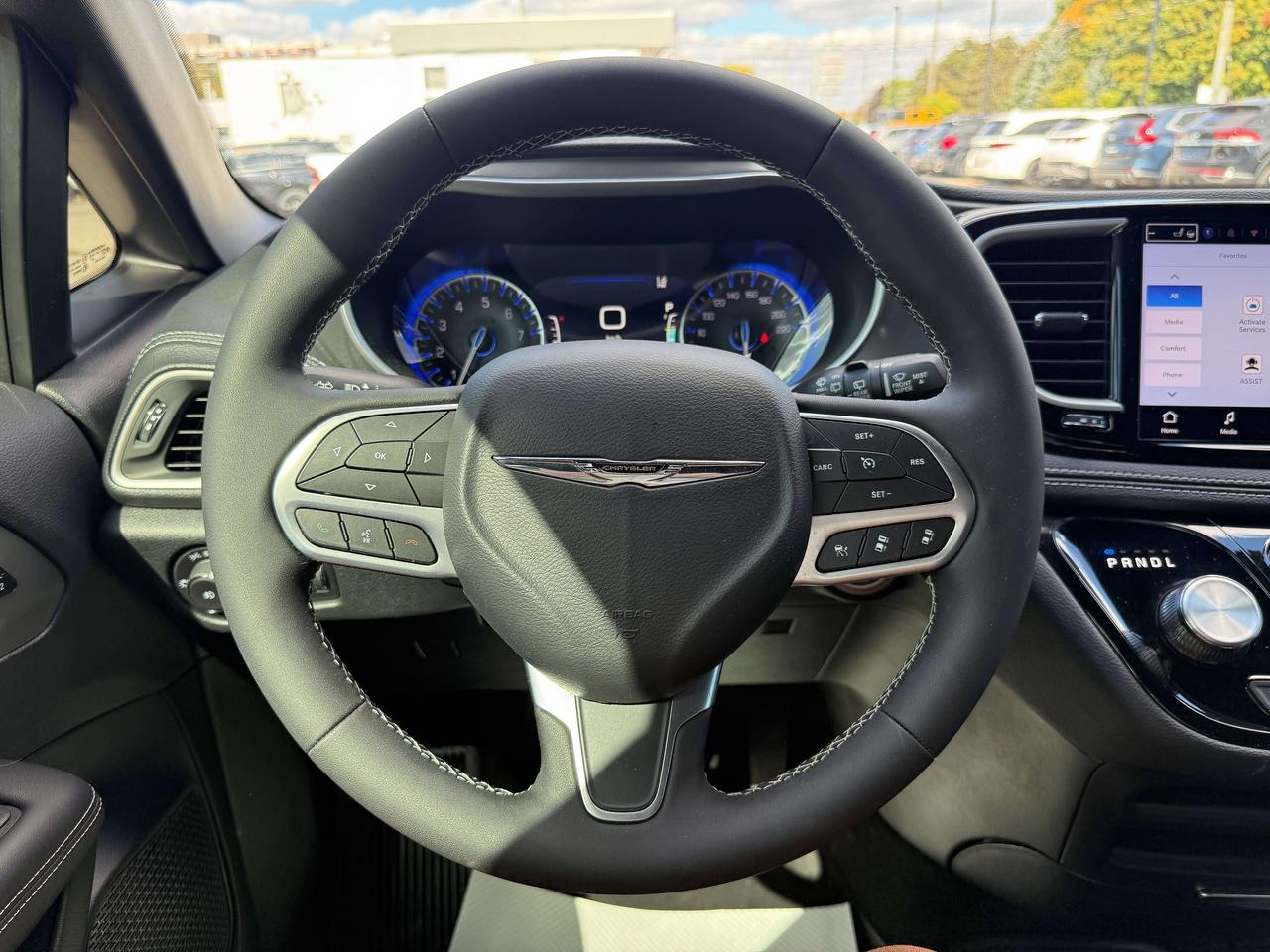 2025 Chrysler Pacifica Select | NAVIGATION | BACKUP CAMERA | REMOTE START Photo