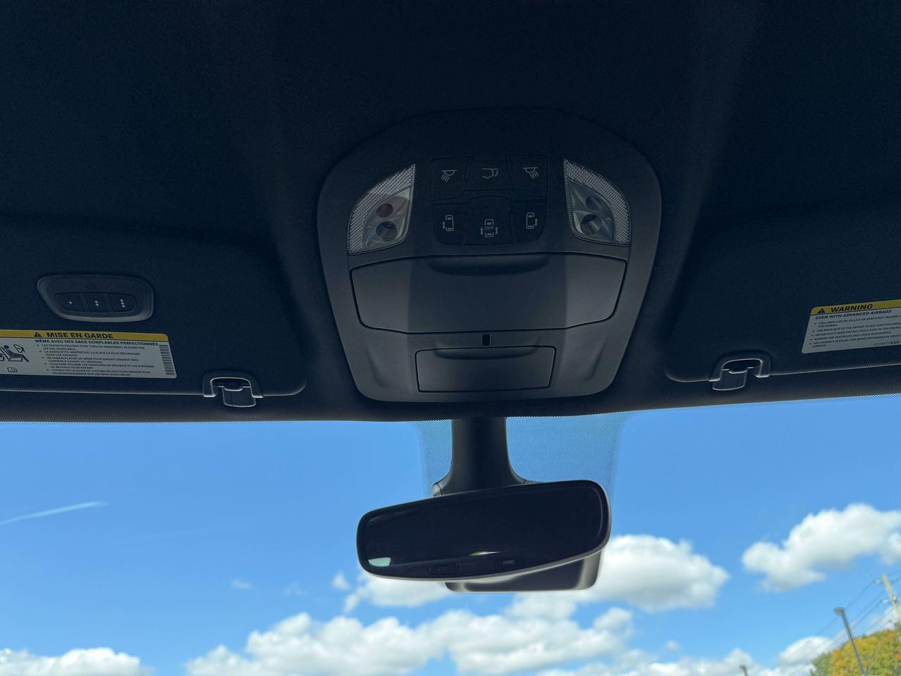 2025 Chrysler Pacifica Select | NAVIGATION | BACKUP CAMERA | REMOTE START Photo