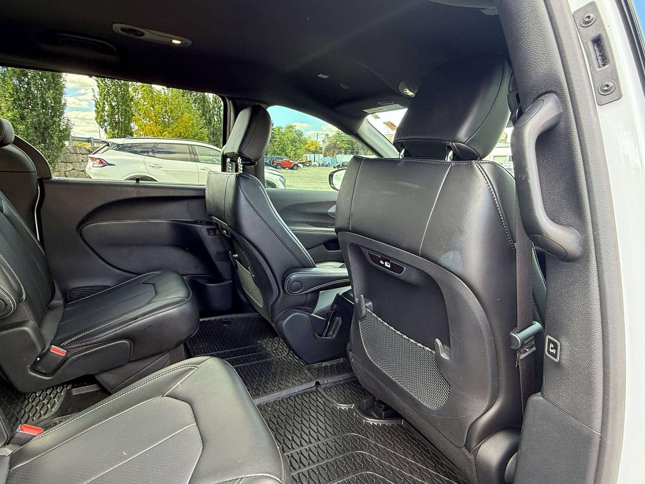 2025 Chrysler Pacifica Select | NAVIGATION | BACKUP CAMERA | REMOTE START Photo