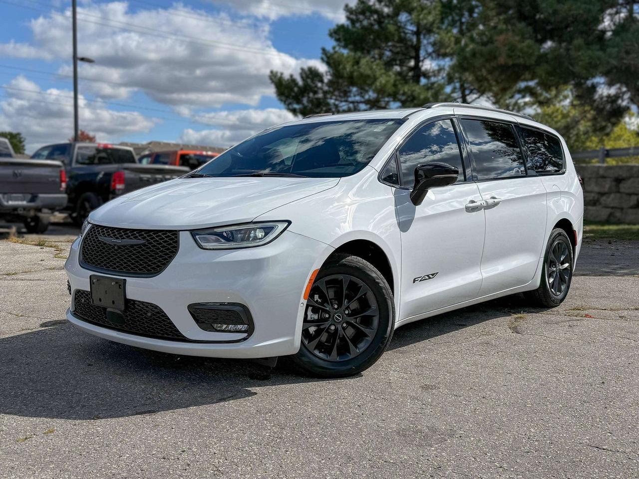 2025 Chrysler Pacifica Select | NAVIGATION | BACKUP CAMERA | REMOTE START Photo0