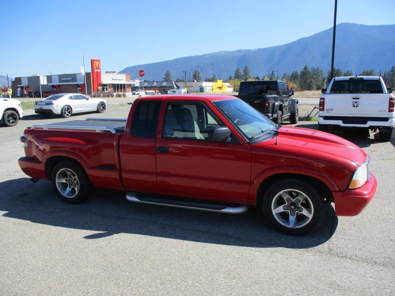 2003 GMC Sonoma SLS Ext. Cab 2WD Photo