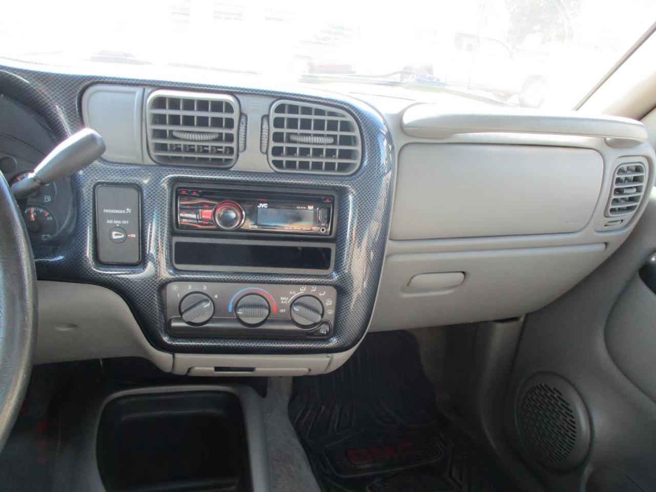 2003 GMC Sonoma SLS Ext. Cab 2WD - Photo #12