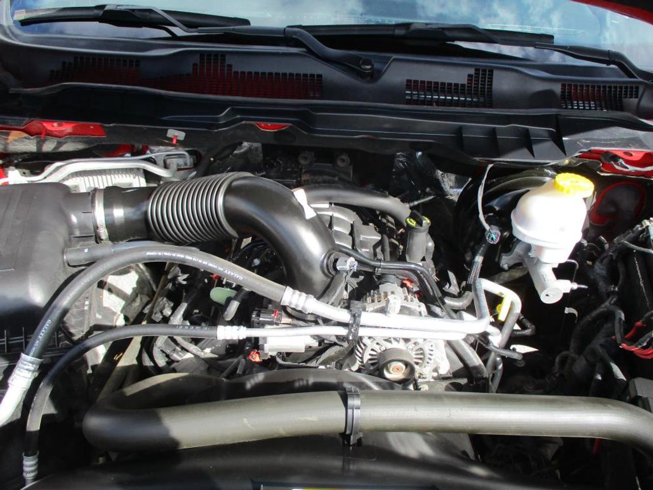 2022 RAM 1500 Classic WARLOCK CREW 4X4 Photo