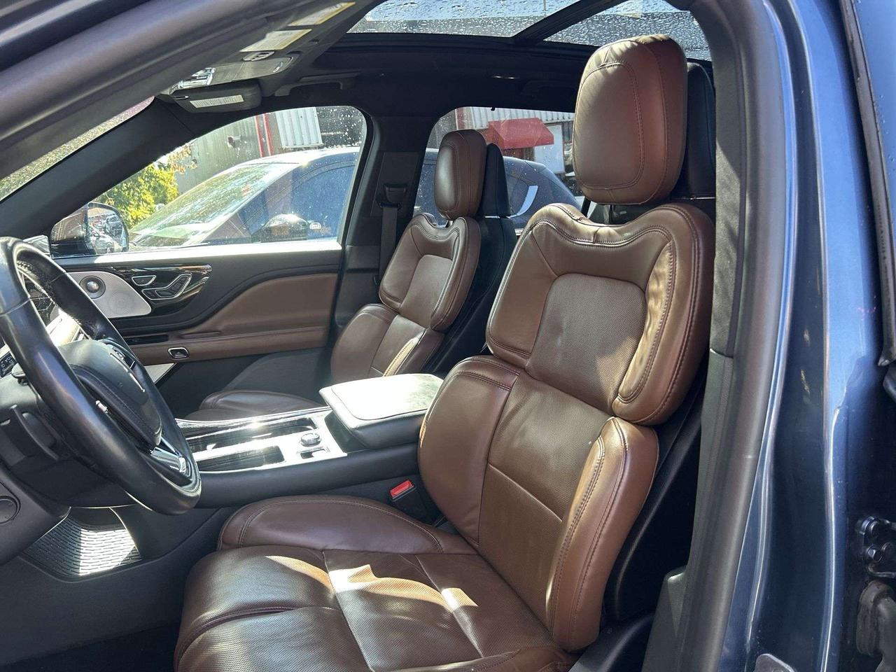 2020 Lincoln Aviator RESERVE AWD |400HP TWIN TURBO |MASSAGE | PANO ROOF Photo5