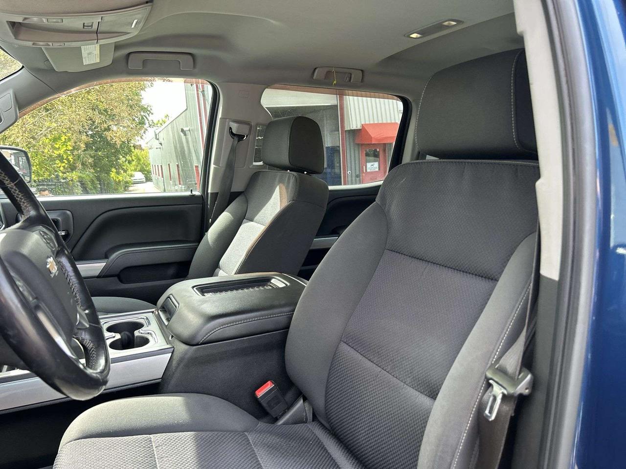 2018 Chevrolet Silverado 1500 LT 4X4 |CREW | 5.3L V8 | Z71 | HTD SEATS | TOW PKG Photo