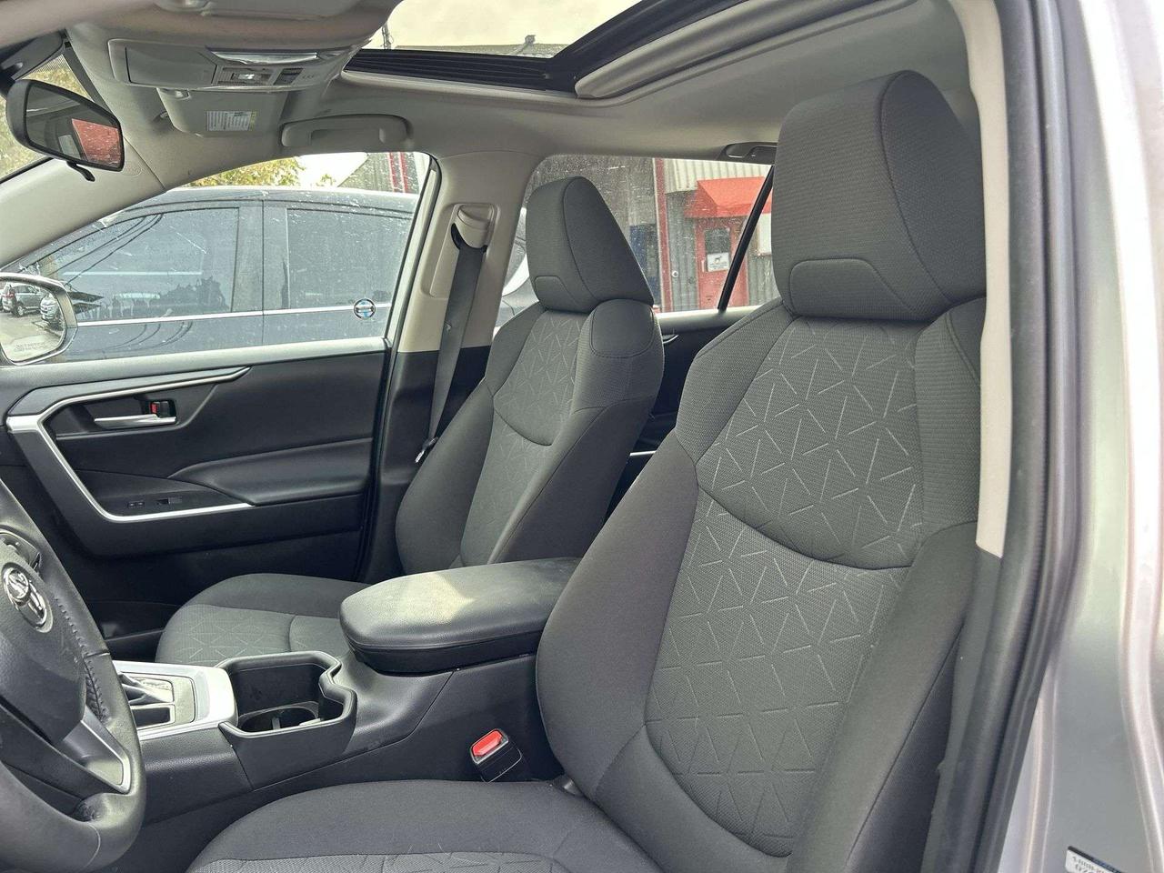 2023 Toyota RAV4 XLE AWD | SUNROOF | HTD SEATS | CARPLAY | ALLOYS Photo