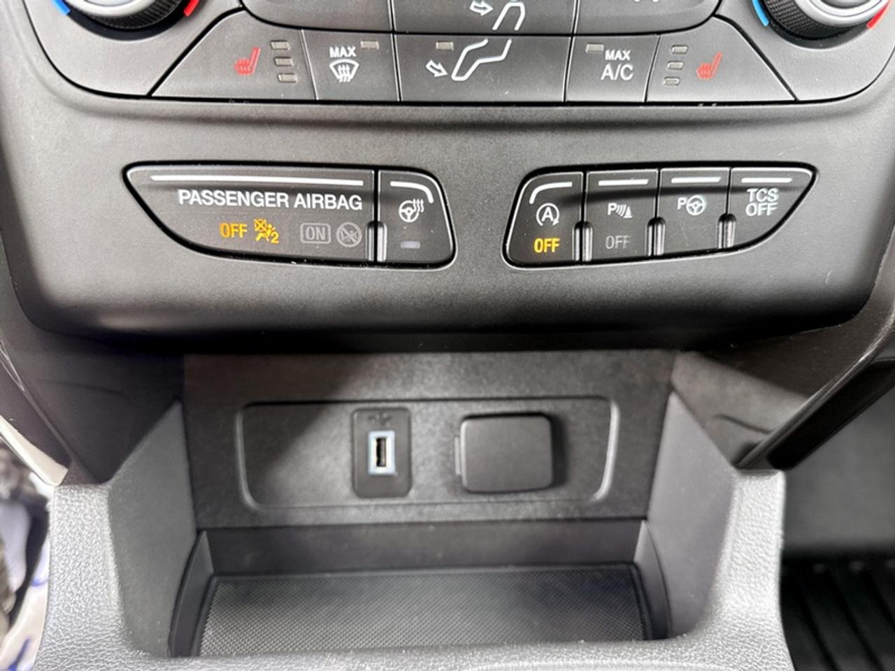 2019 Ford Escape Titanium Safe/Smart + Roof Pkg  *CLEAN CARFAX* Photo
